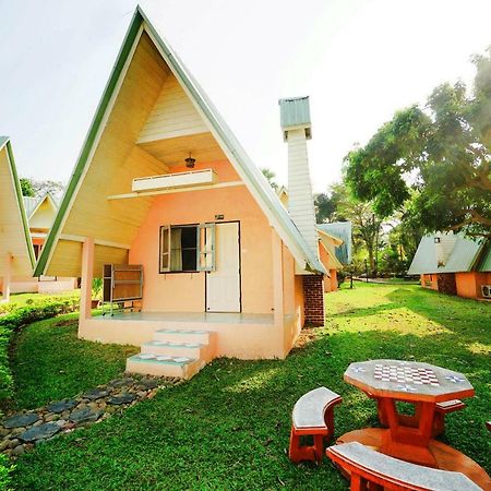 Touch Star Resort - Doi Inthanon Чомтонг Екстер'єр фото