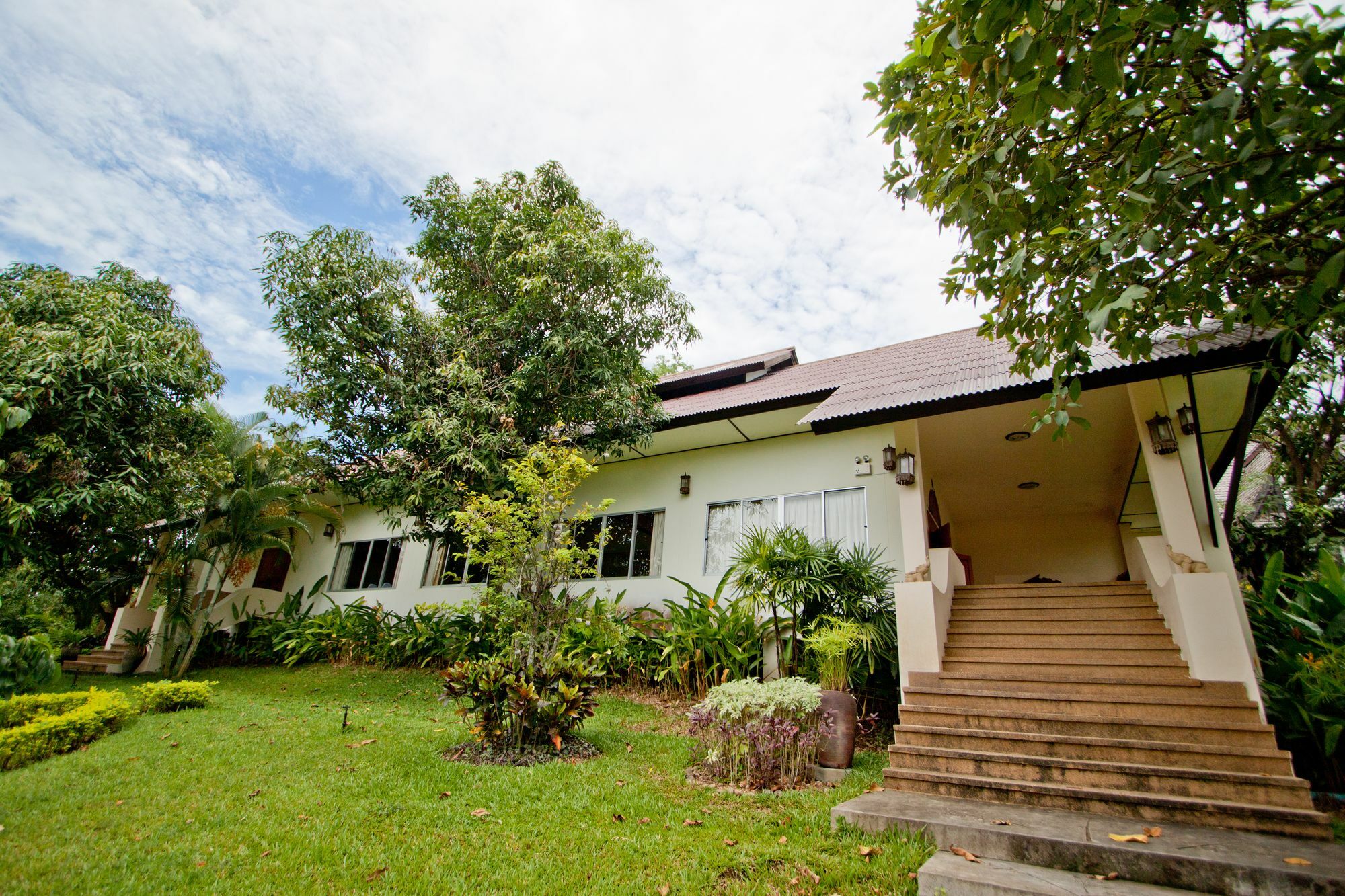 Touch Star Resort - Doi Inthanon Чомтонг Екстер'єр фото