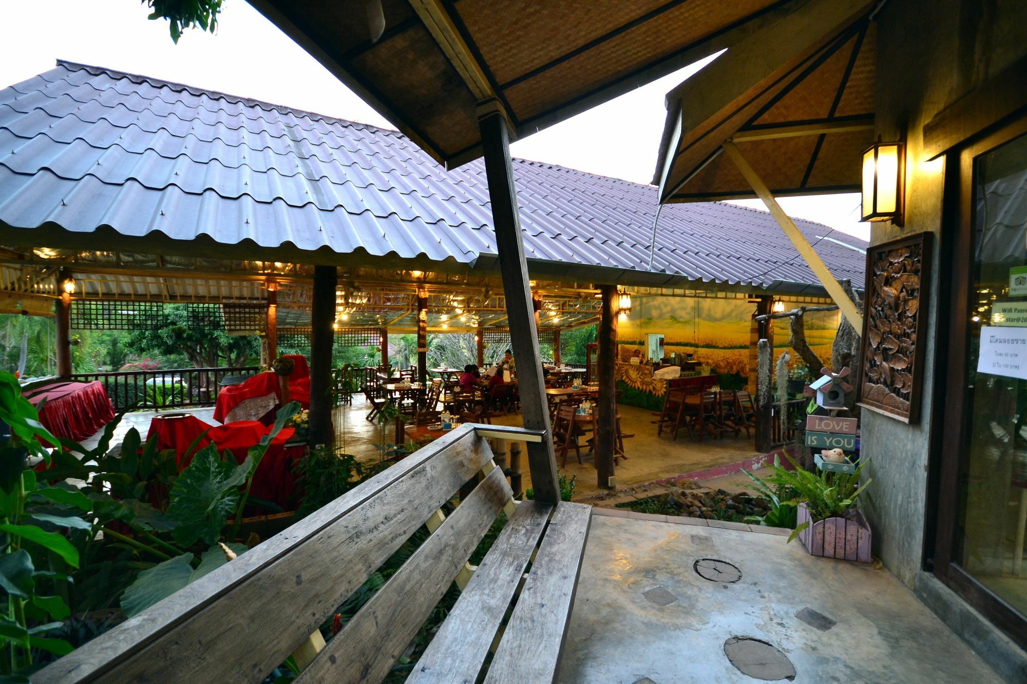 Touch Star Resort - Doi Inthanon Чомтонг Екстер'єр фото