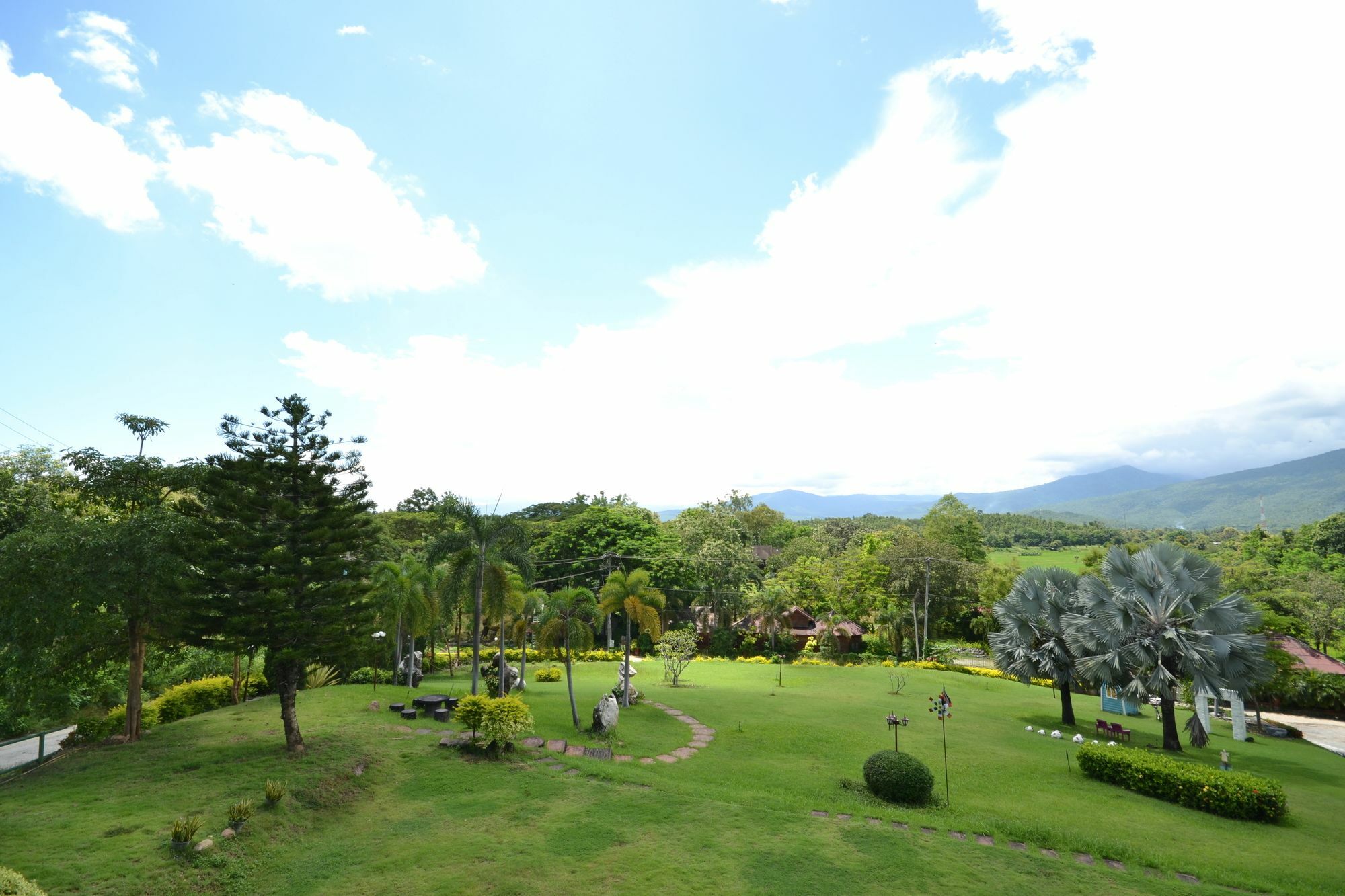 Touch Star Resort - Doi Inthanon Чомтонг Екстер'єр фото